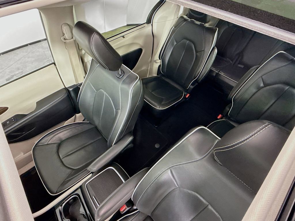Used 2024 Chrysler Pacifica Limited image 26