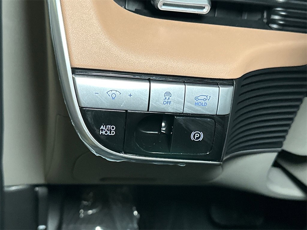 Used 2024 Hyundai Ioniq 5 Limited image 26