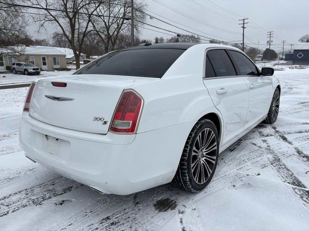 Used 2013 Chrysler 300 S image 5