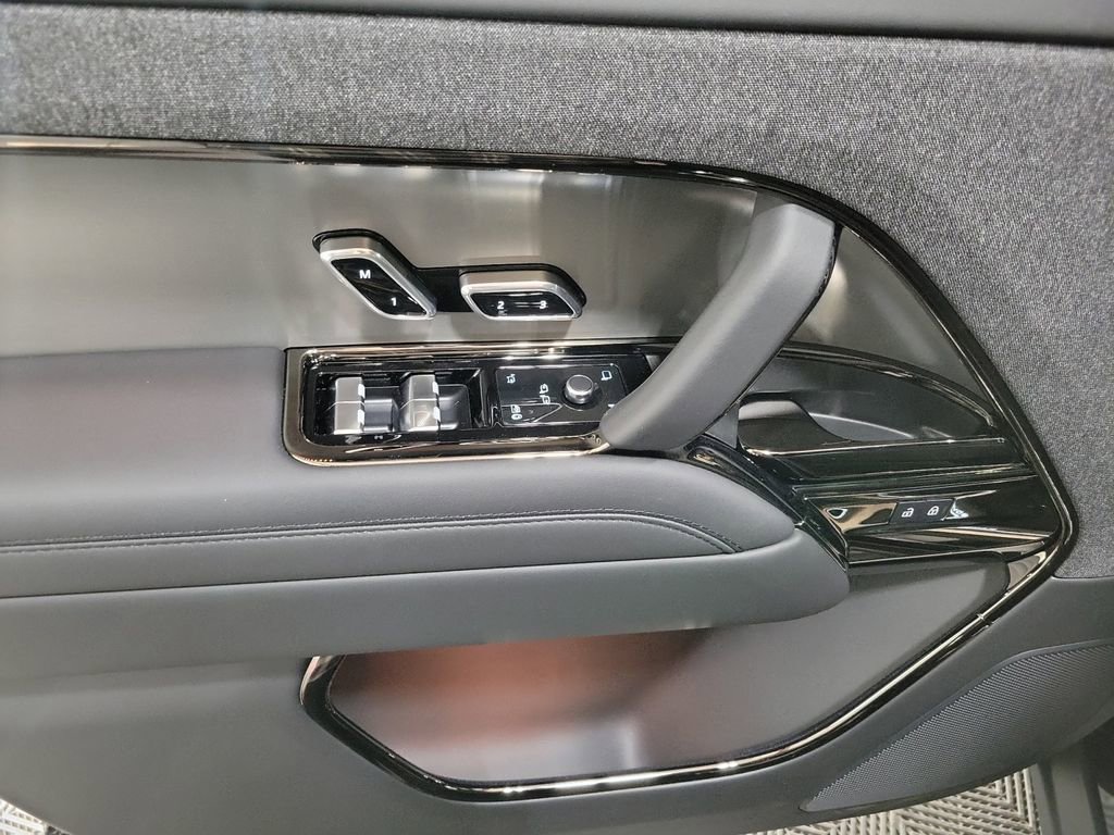 Used 2023 Land Rover Range Rover Sport SE Dynamic image 15