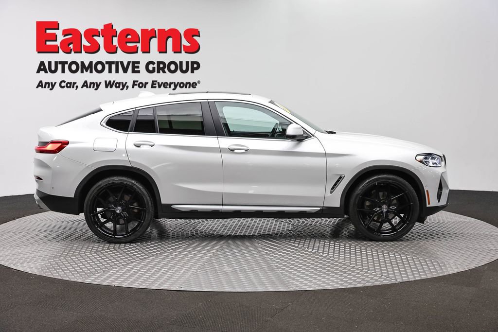 Used 2023 BMW X4 xDrive30i w/ Premium Package AWD/4WD image 4