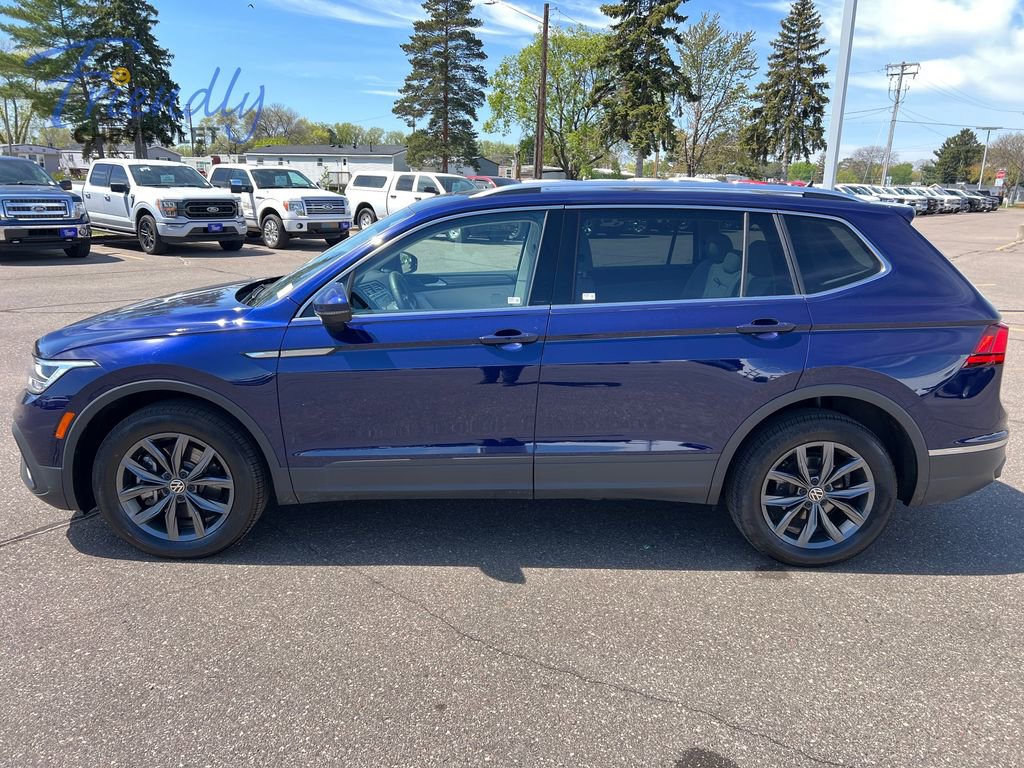 Used 2022 Volkswagen Tiguan SE AWD/4WD image 2