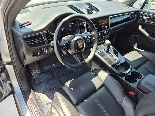 Used 2023 Porsche Macan AWD/4WD image 10