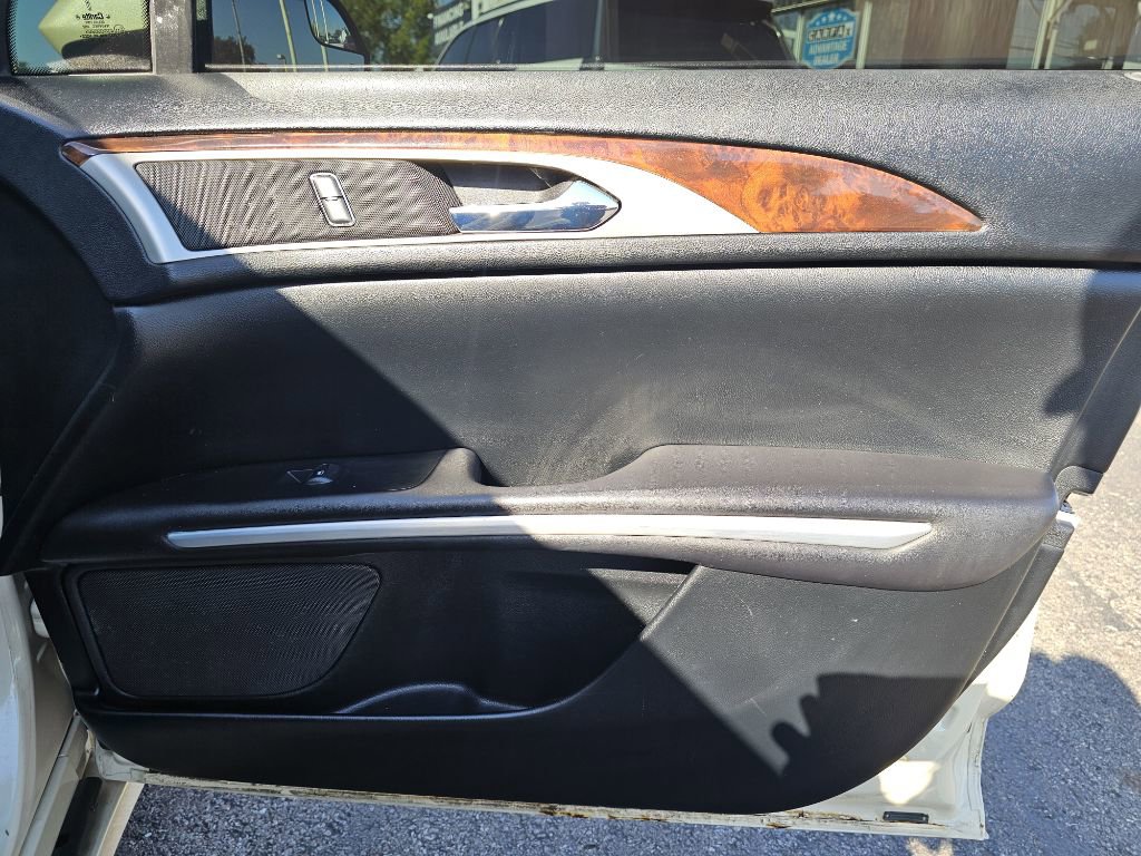 Used 2015 Lincoln MKZ AWD image 42