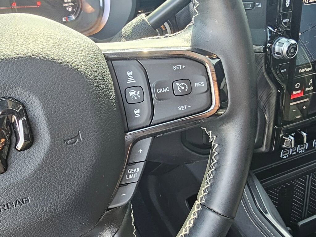 Used 2025 RAM 3500 Limited AWD/4WD image 25