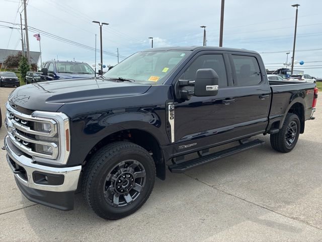 Used 2025 Ford F250 Lariat w/ FX4 Off-Road Package AWD/4WD image 3