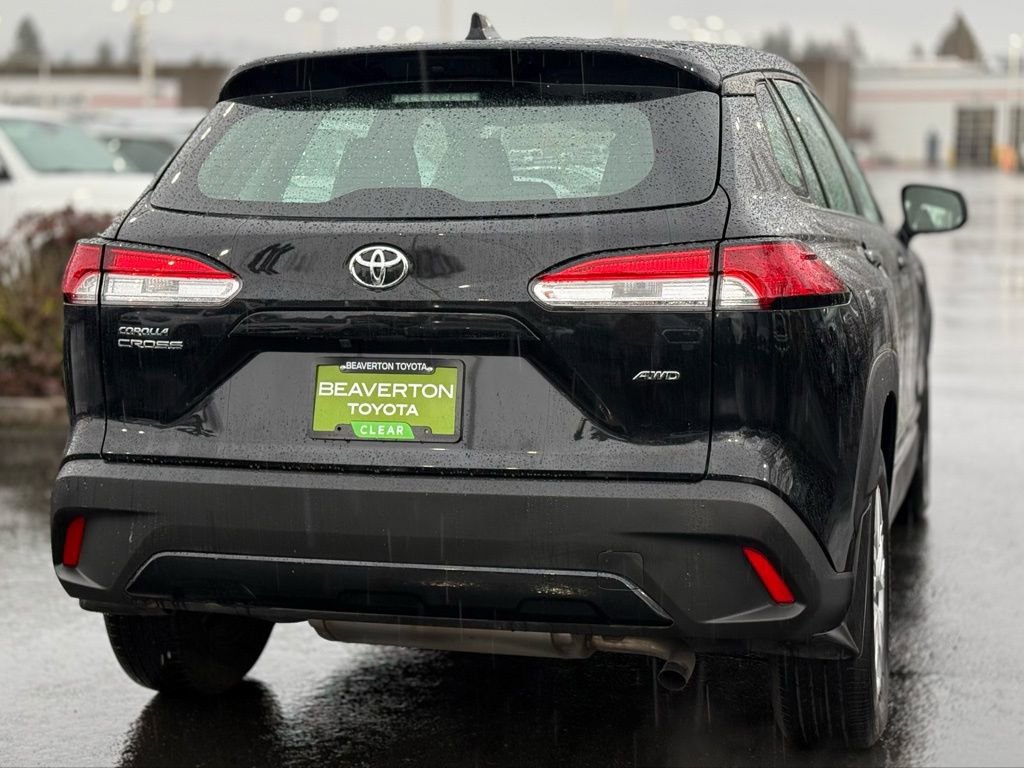 Used 2023 Toyota Corolla Cross L image 4