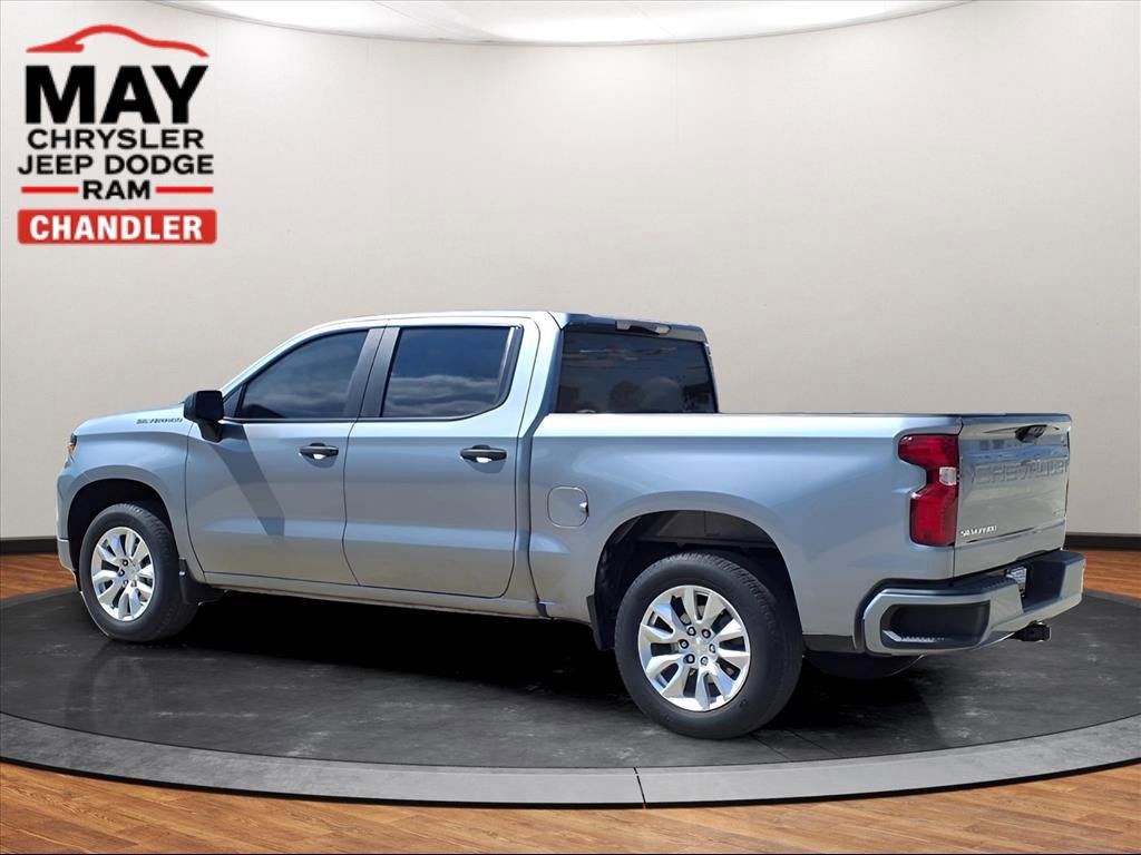 Used 2023 Chevrolet Silverado 1500 Custom image 3