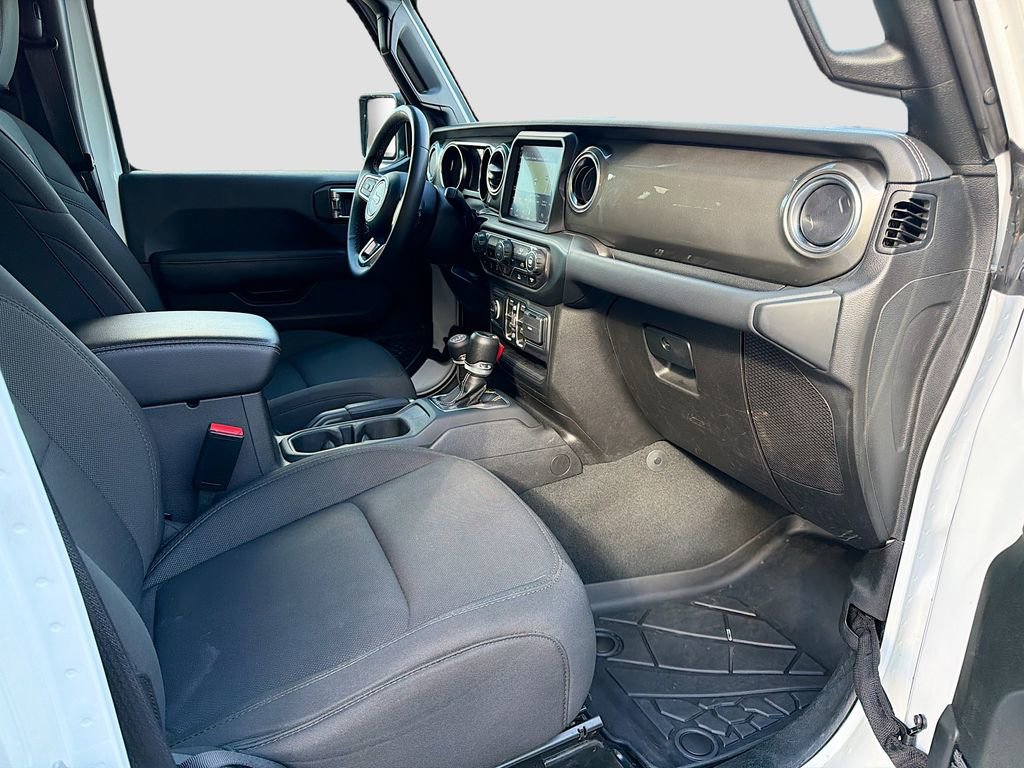 Used 2023 Jeep Gladiator Overland image 14