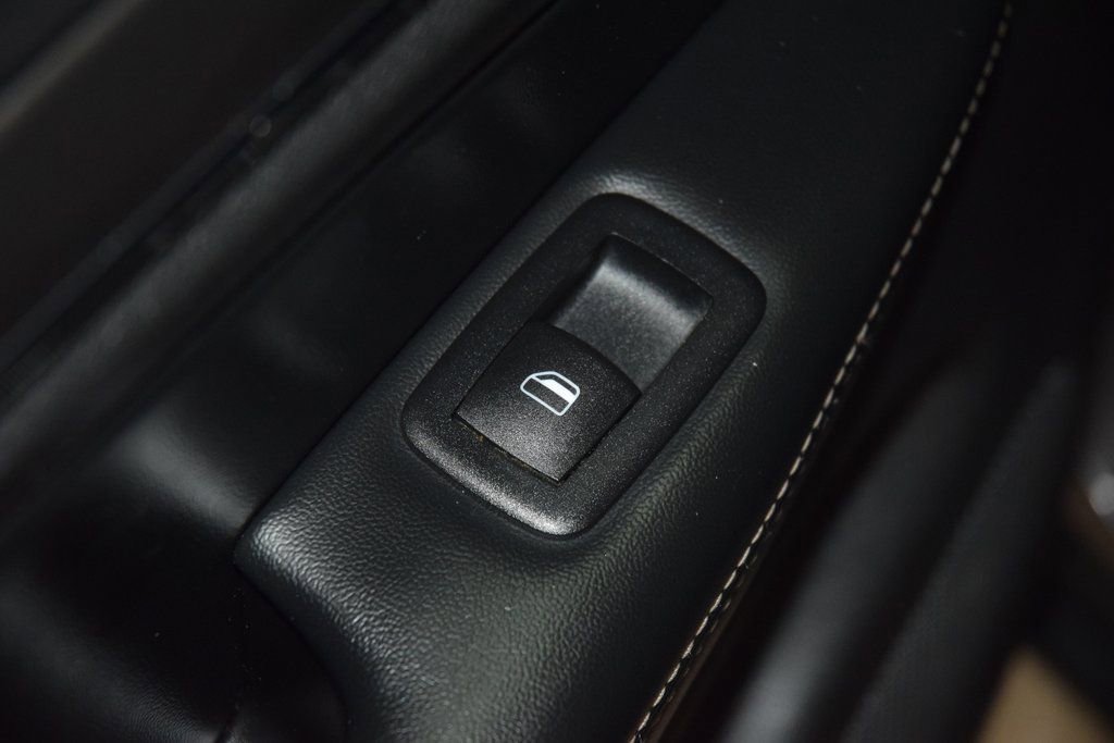 Used 2017 Jeep Grand Cherokee Limited image 47