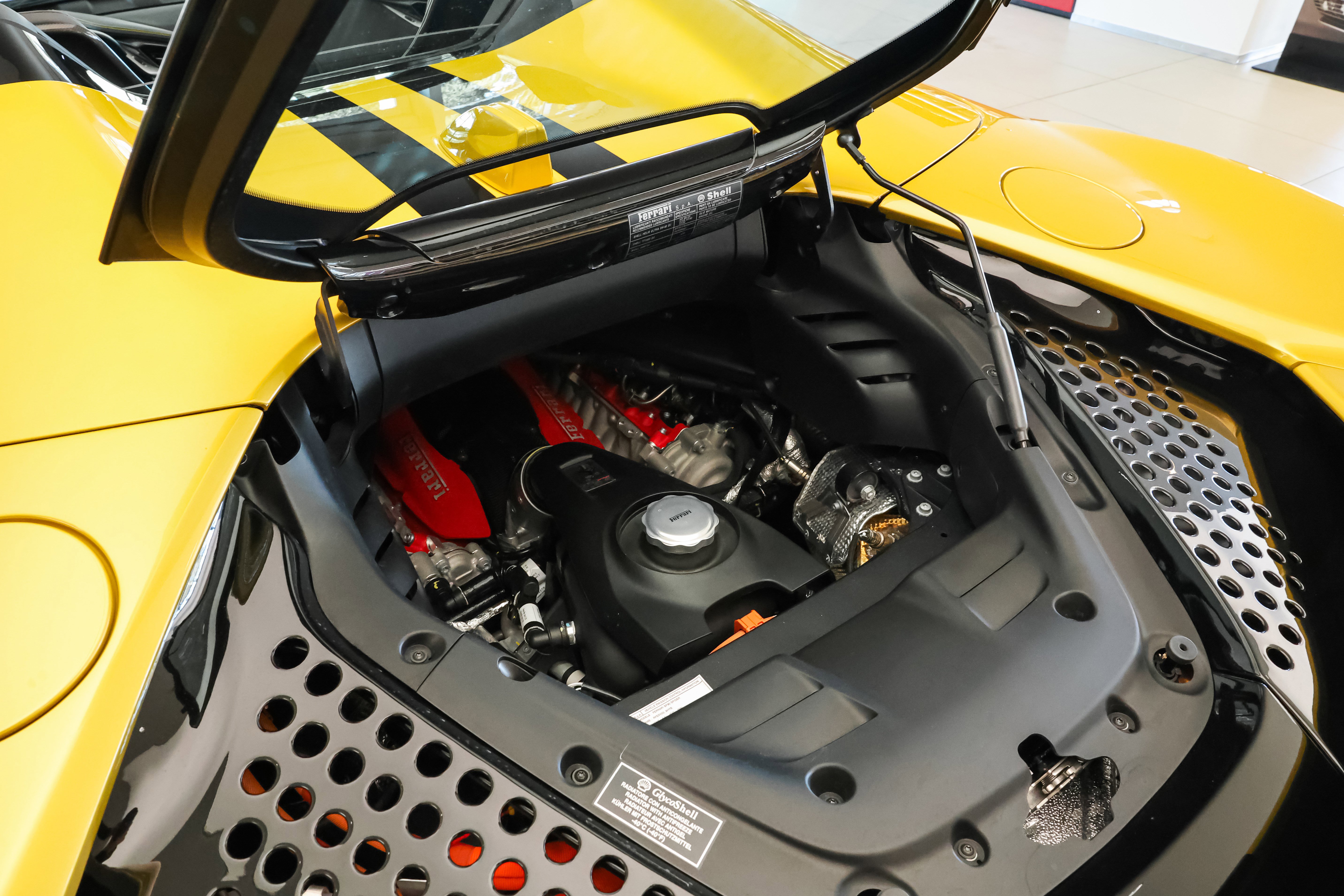 Used 2024 Ferrari SF90 Spider image 14