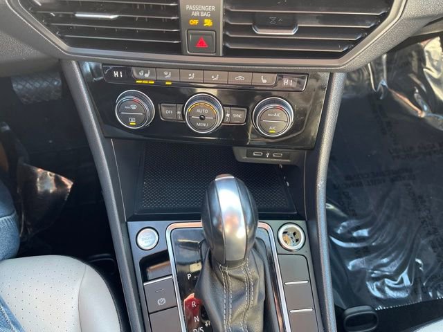 Used 2021 Volkswagen Jetta R-Line w/ R-Line Cold Weather Package image 18