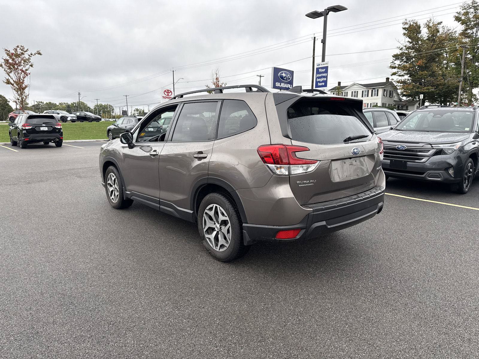 Used 2024 Subaru Forester Premium AWD/4WD image 5