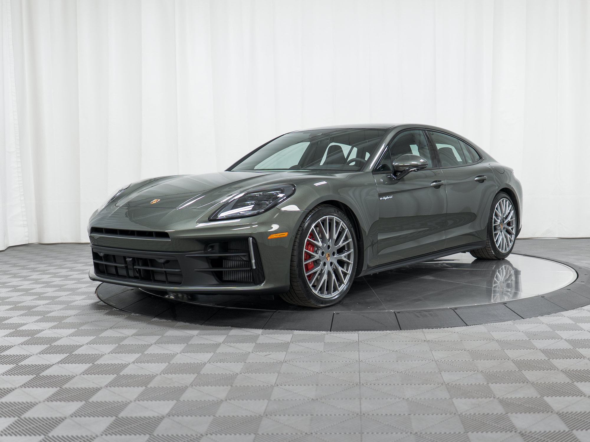 Used 2026 Porsche Panamera 4S AWD/4WD image 1