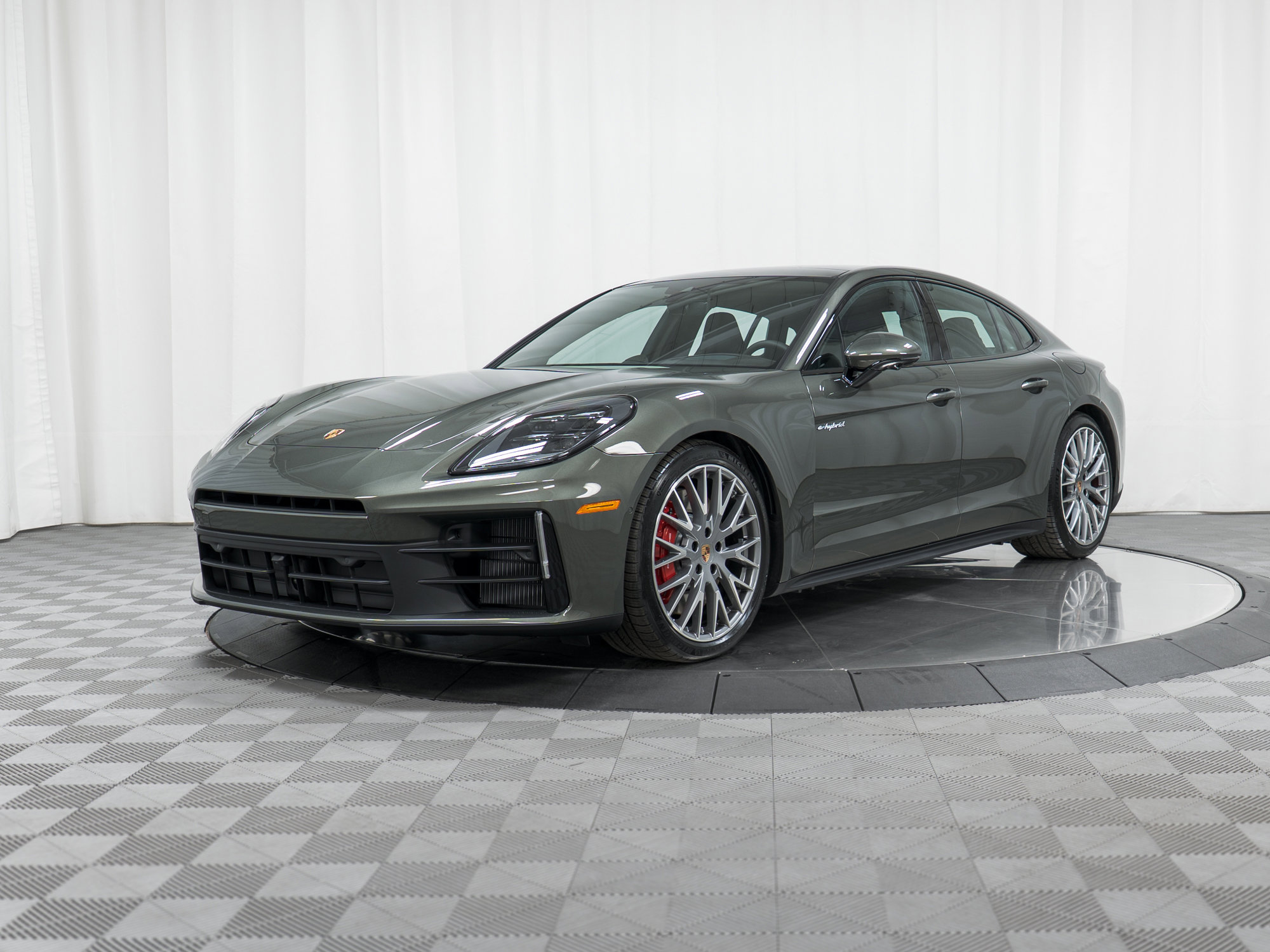 New 2026 Porsche Panamera 4S image 1