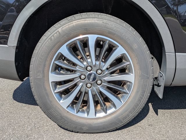 Certified 2023 Lincoln Nautilus Reserve AWD/4WD image 11