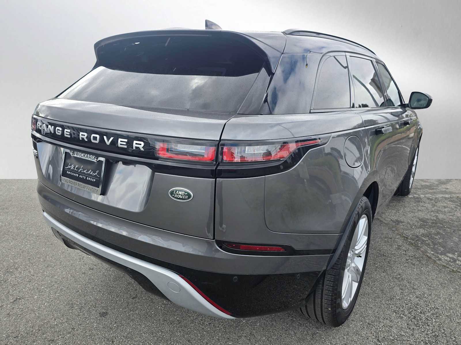 Used 2018 Land Rover Range Rover Velar R-Dynamic SE image 5