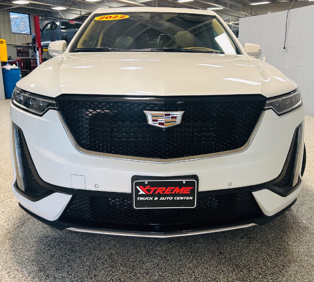Used 2022 Cadillac XT6 Sport w/ Platinum Package AWD/4WD image 2