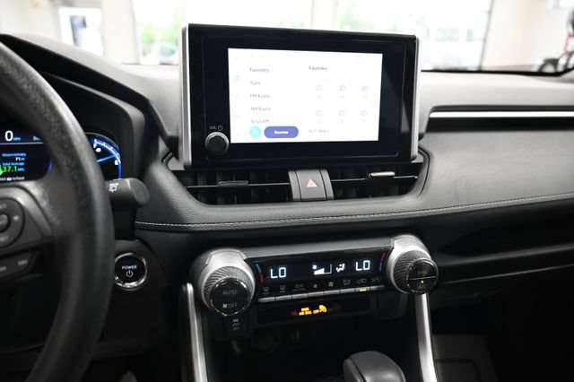 Used 2024 Toyota RAV4 XLE AWD/4WD image 15