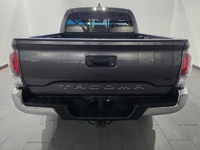 Used 2021 Toyota Tacoma TRD Off-Road AWD/4WD image 4