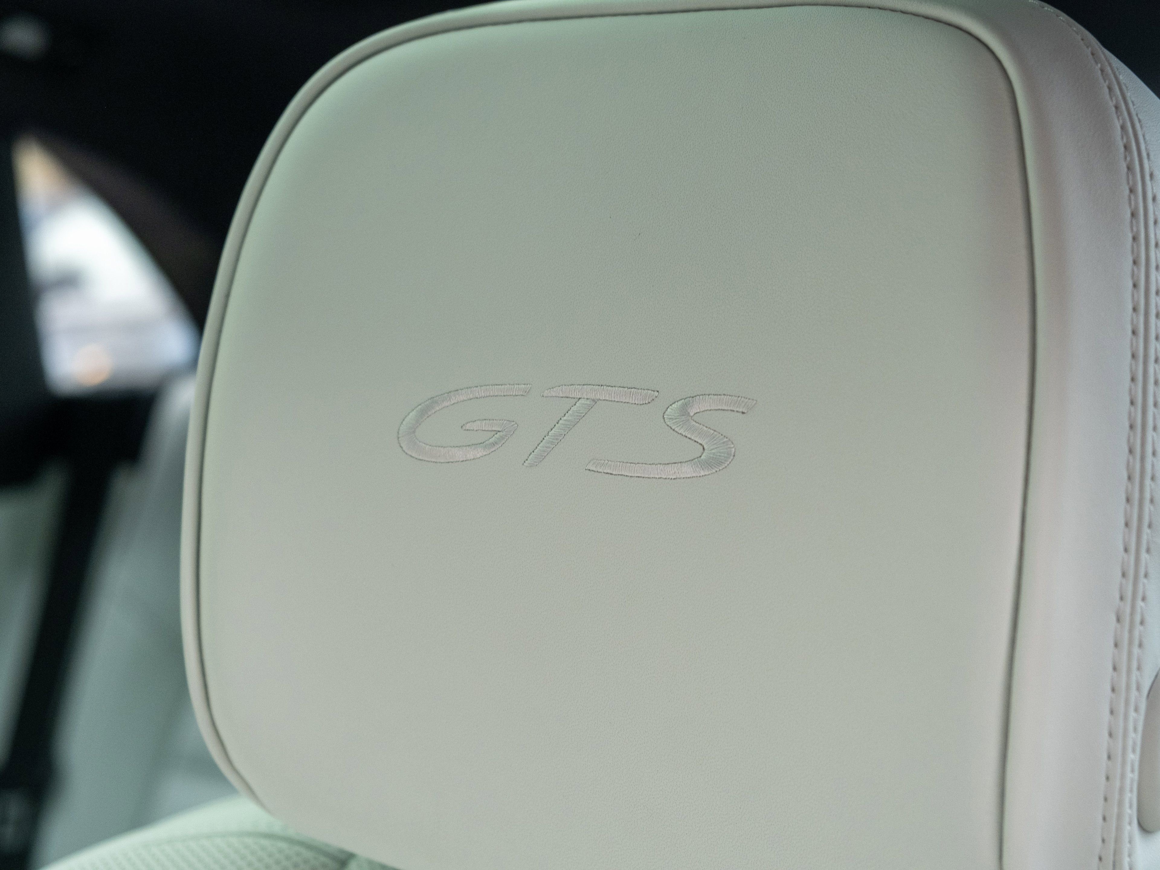 New 2026 Porsche Macan GTS AWD/4WD image 21