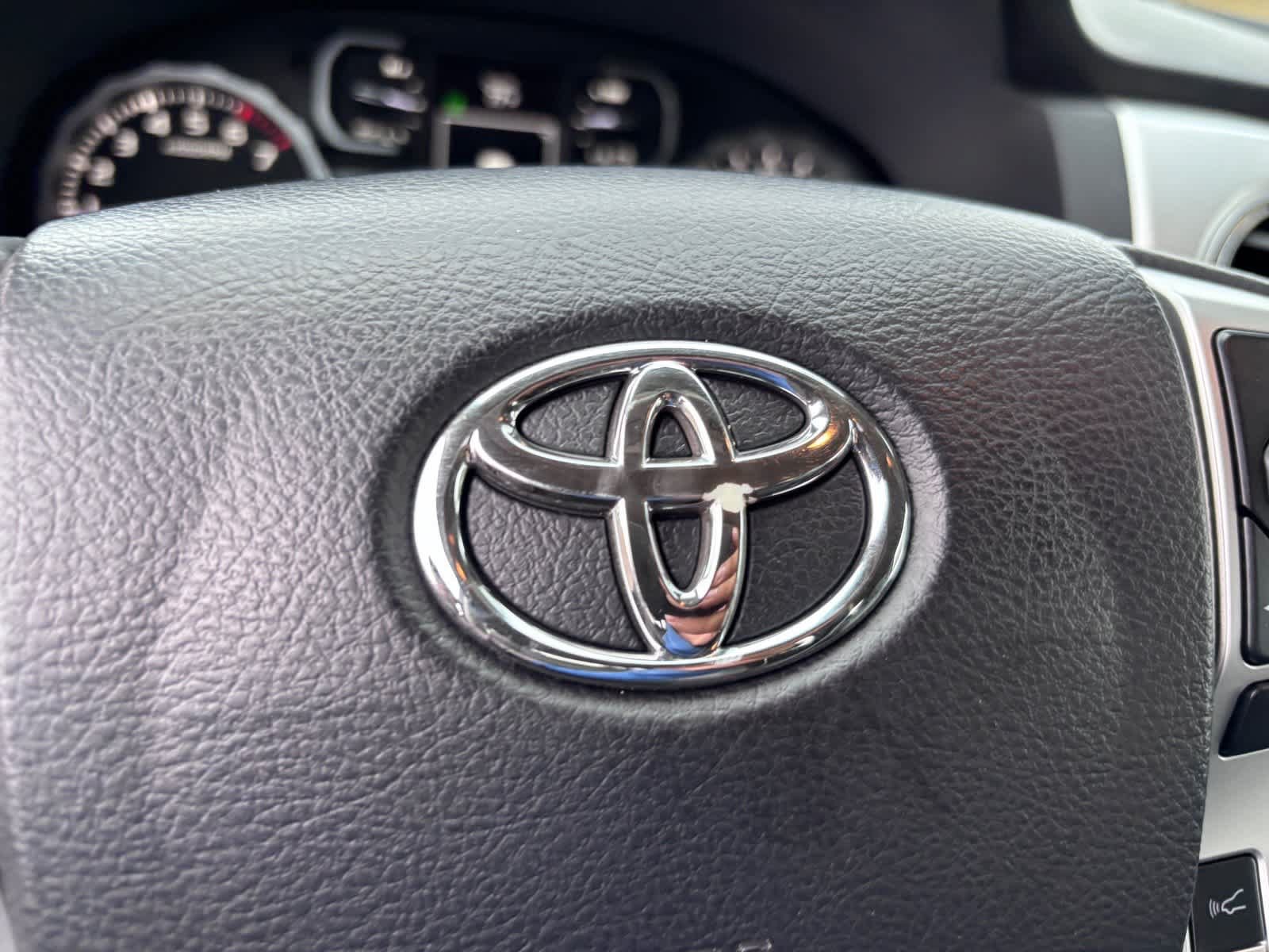 Used 2021 Toyota Tundra Limited w/ Limited Premium Package AWD/4WD image 20