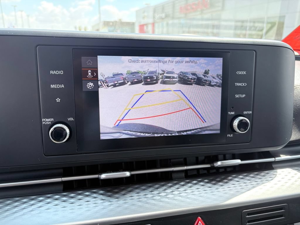 Used 2024 Kia Carnival LX FWD image 20