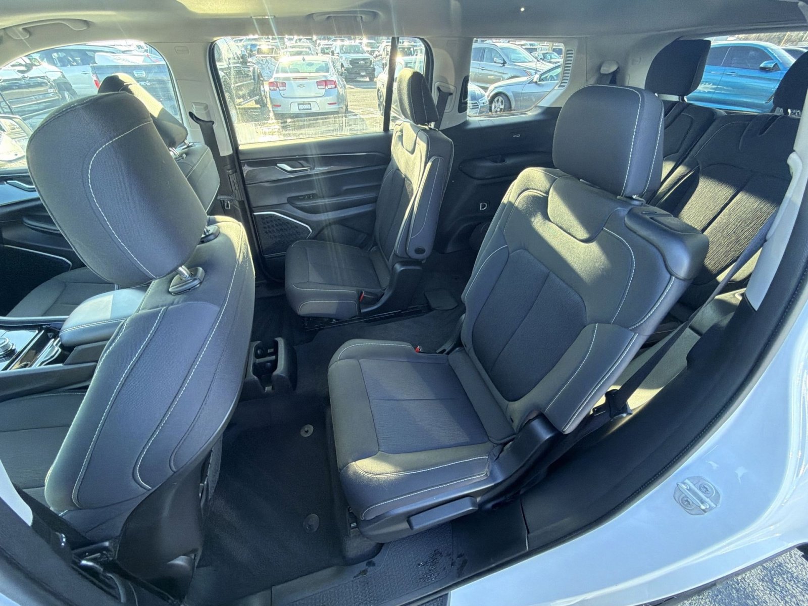 Used 2021 Jeep Grand Cherokee L Laredo w/ Luxury Tech Group I image 23