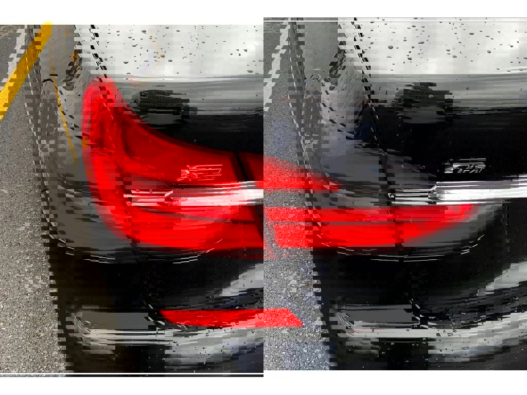 Used 2016 BMW 750i xDrive image 31