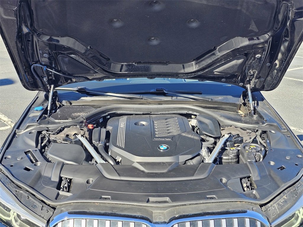 Used 2022 BMW 740i w/ M Sport Package image 26