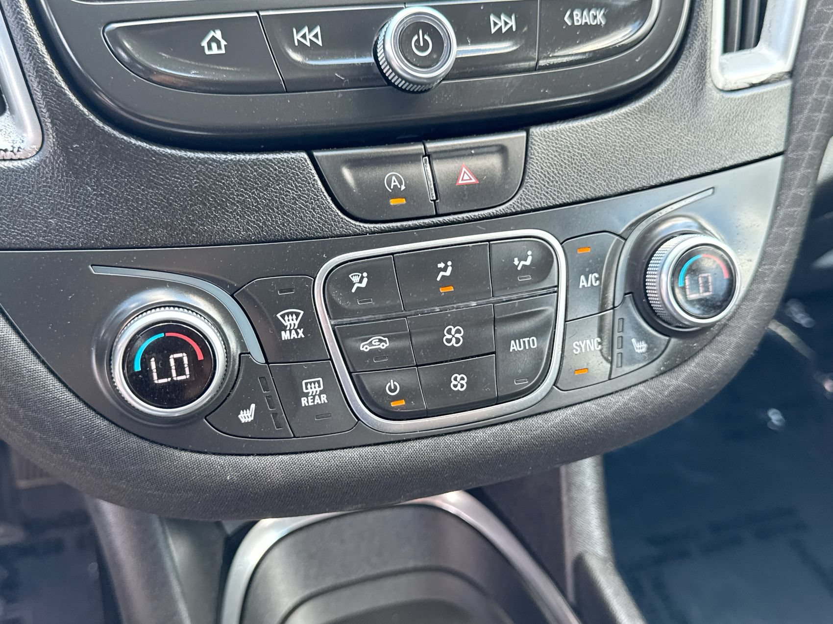 Used 2025 Chevrolet Malibu LT FWD image 17