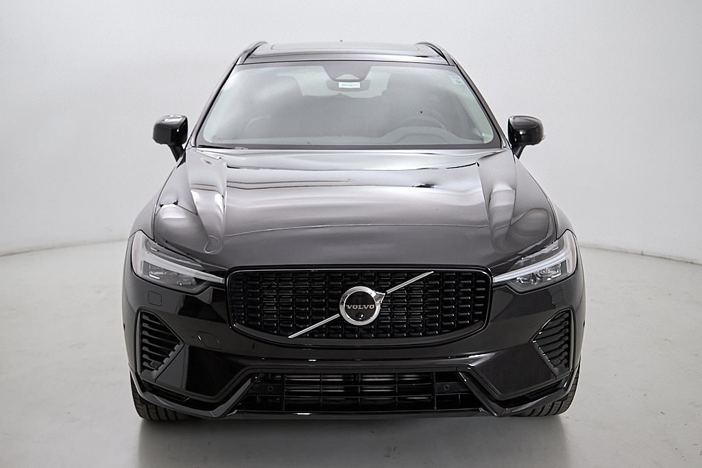 Certified 2025 Volvo XC60 T8 Plus w/ Protection Package Premier AWD/4WD image 5