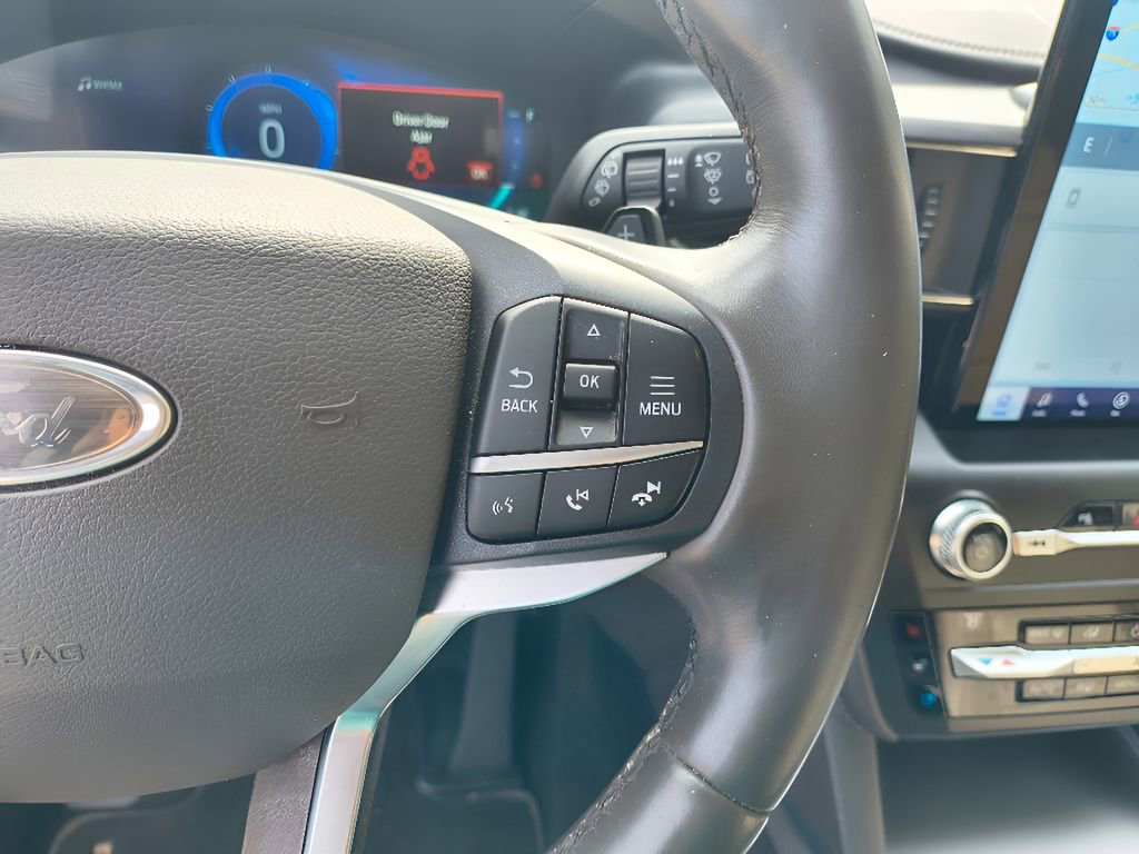 Used 2020 Ford Explorer Platinum w/ Premium Technology Package image 23