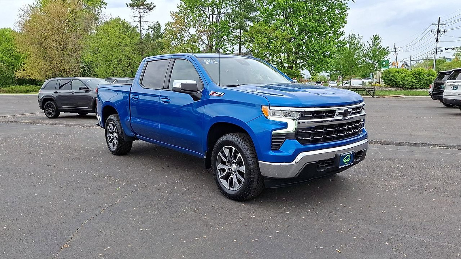 Certified 2022 Chevrolet Silverado 1500 LT w/ Z71 Off-Road Package AWD/4WD image 5