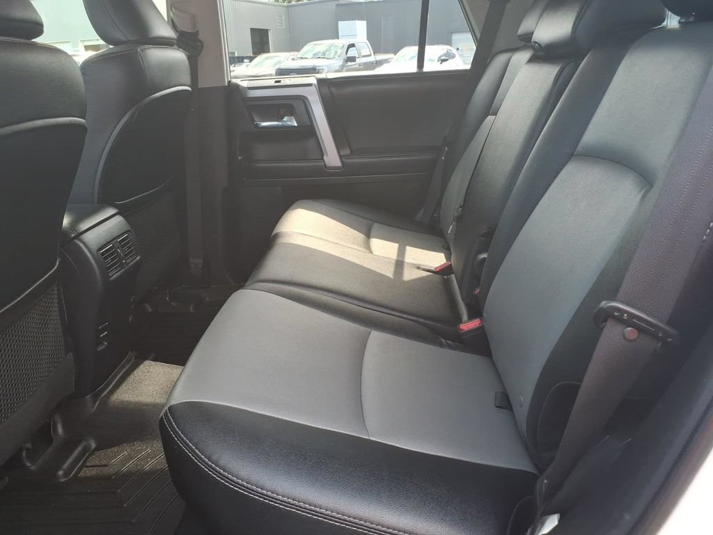 Used 2018 Toyota 4Runner SR5 Premium AWD/4WD image 15