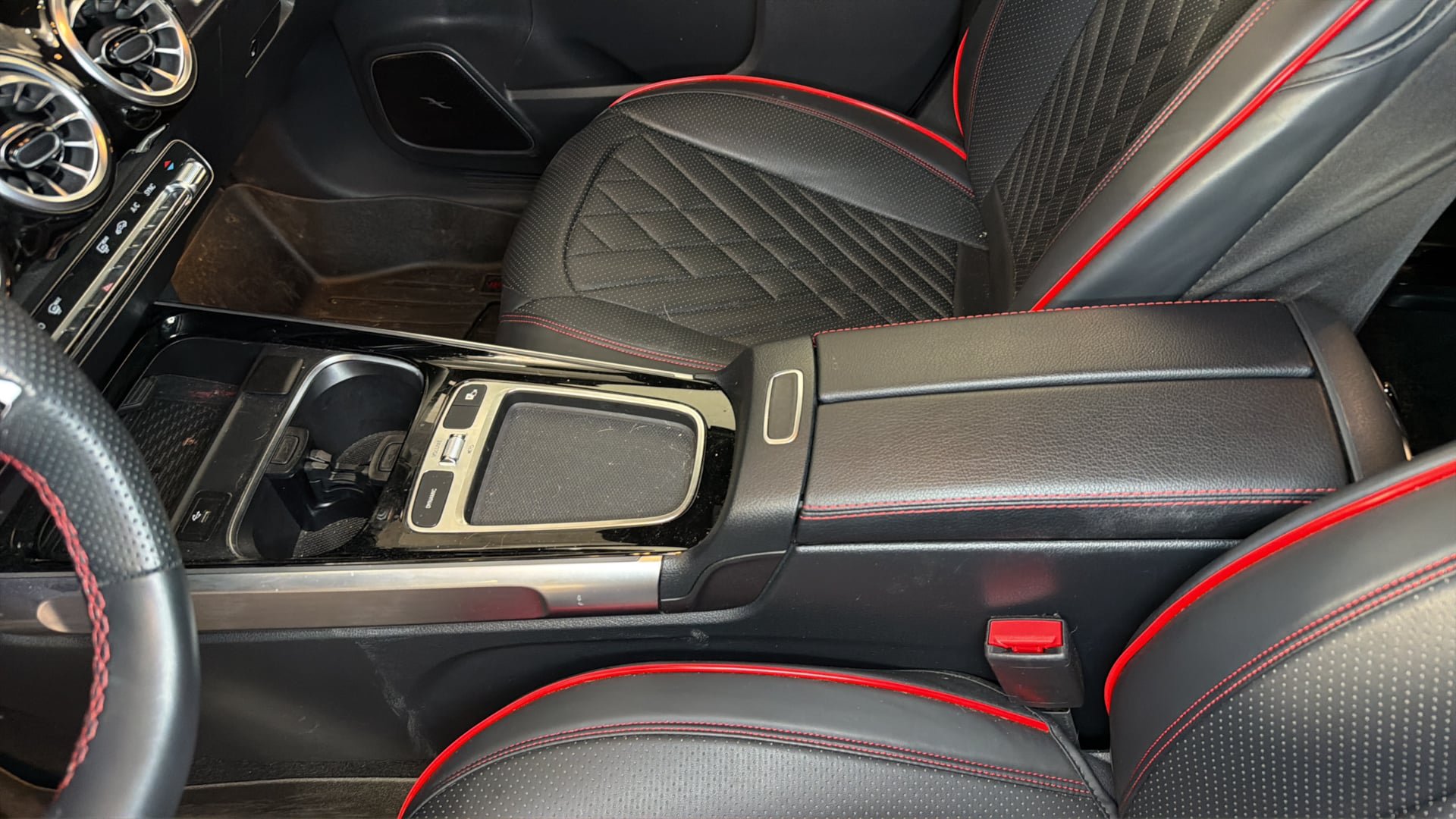 Used 2025 Mercedes-Benz GLB 250 image 26