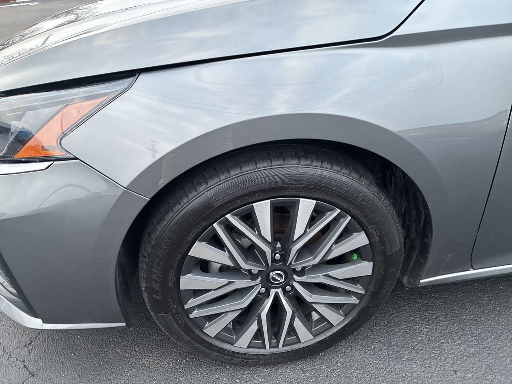 Used 2024 Nissan Altima 2.5 SV image 10