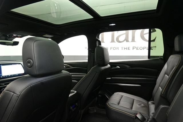 Used 2025 Chevrolet Traverse High Country w/ LPO, Floor Liner Package FWD image 26
