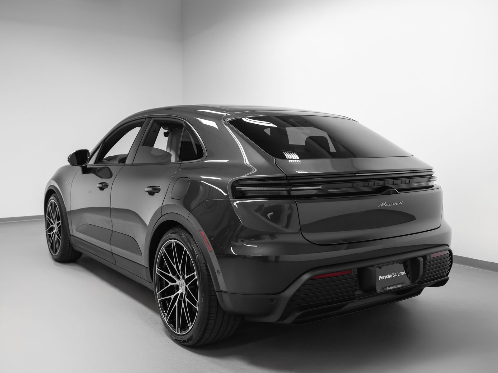 New 2026 Porsche Macan 4 Electric AWD/4WD image 3
