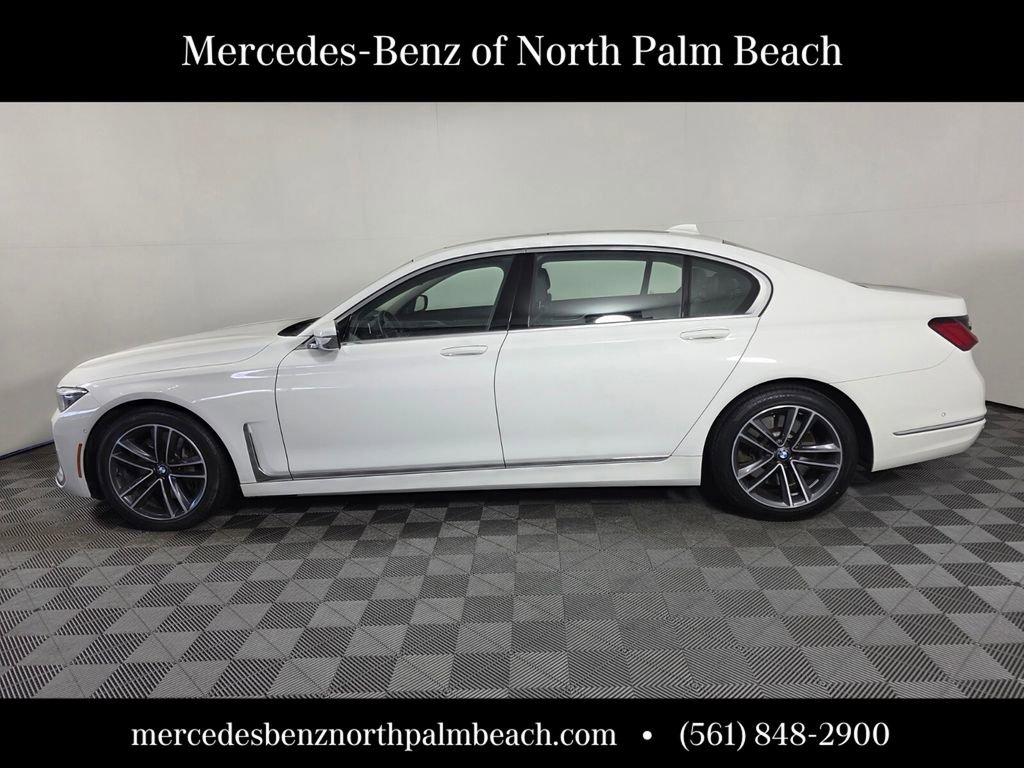 Used 2022 BMW 750i xDrive image 3
