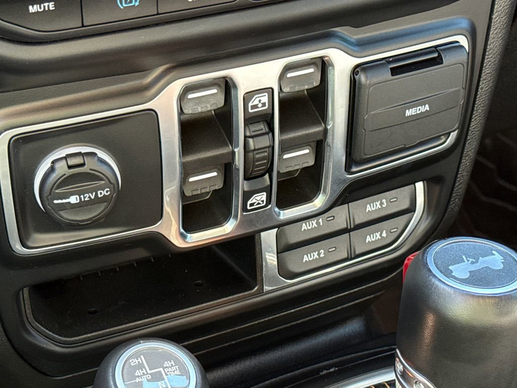 Used 2021 Jeep Wrangler Unlimited Sahara image 27