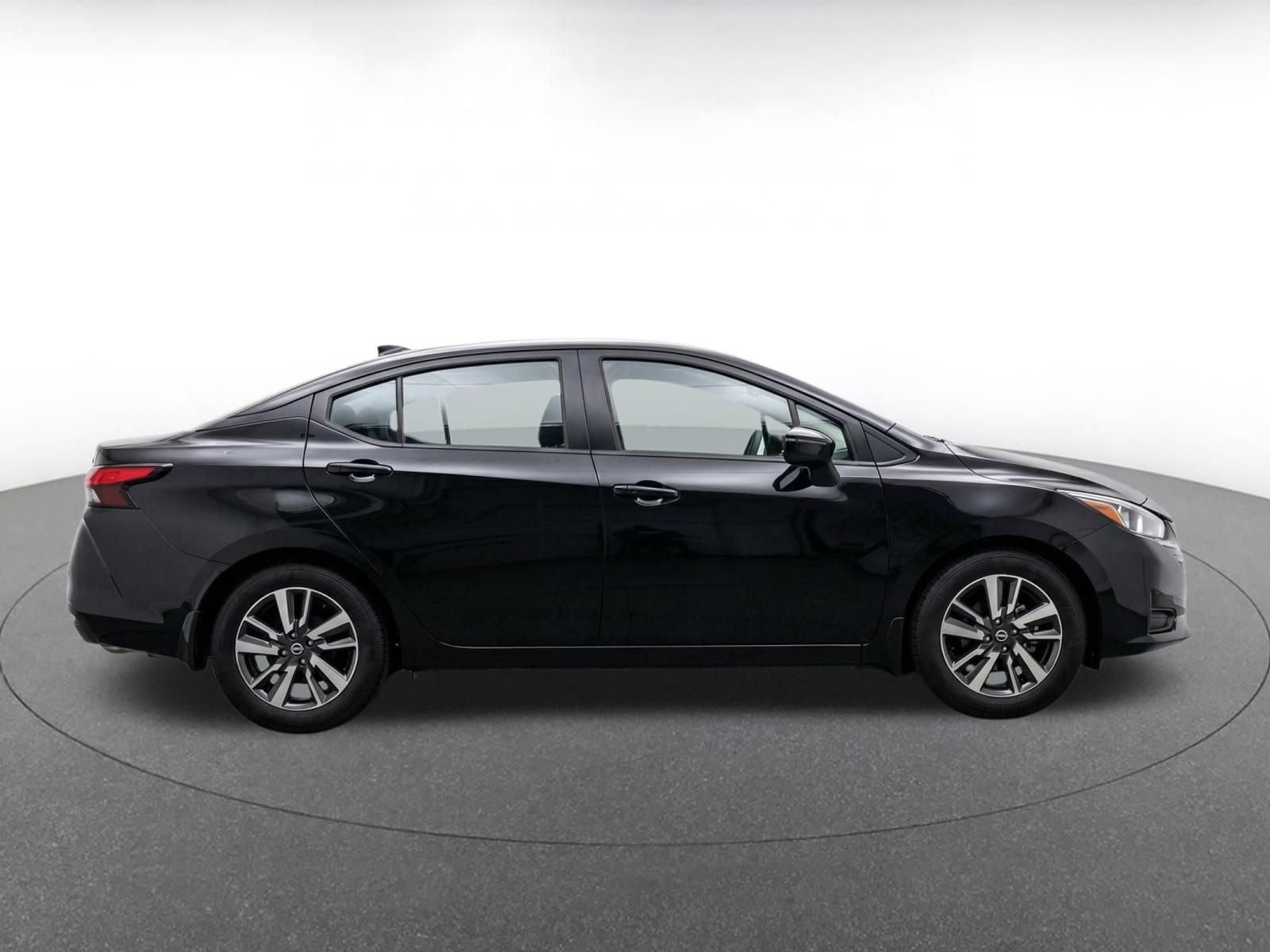 Used 2025 Nissan Versa SV FWD image 10