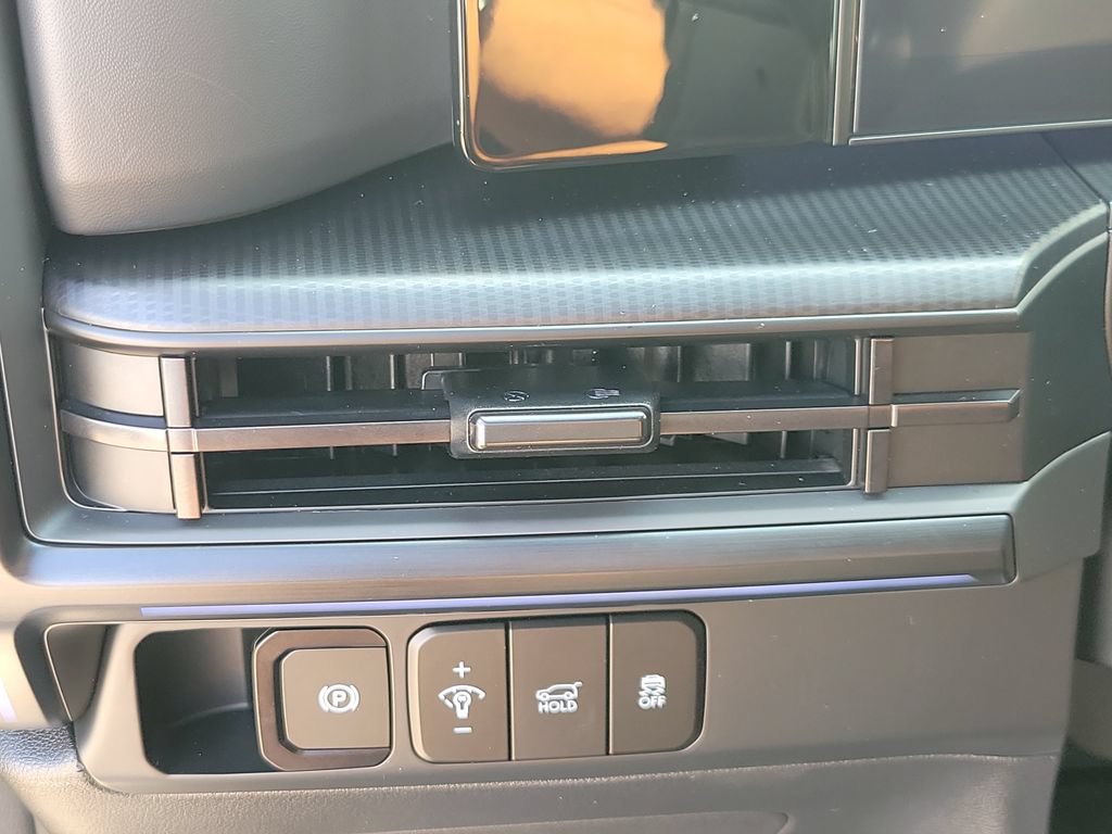 Used 2025 Hyundai Santa Fe Calligraphy FWD image 31