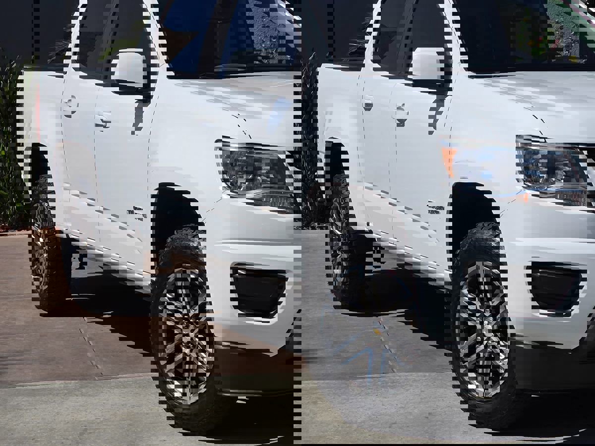 Used 2019 Chevrolet Colorado W/T w/ Custom Special Edition image 4