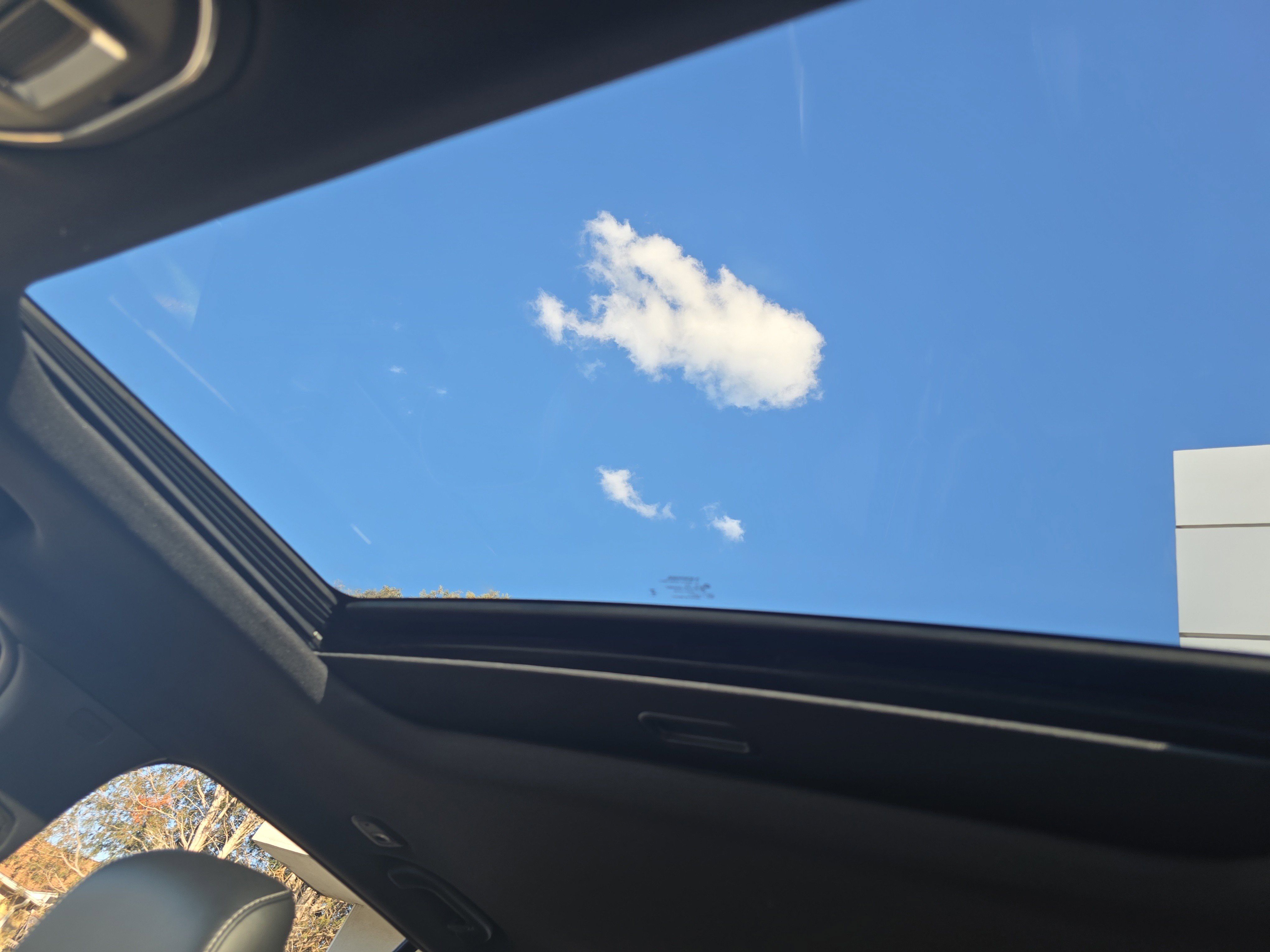 Used 2025 Jeep Grand Cherokee Altitude image 33