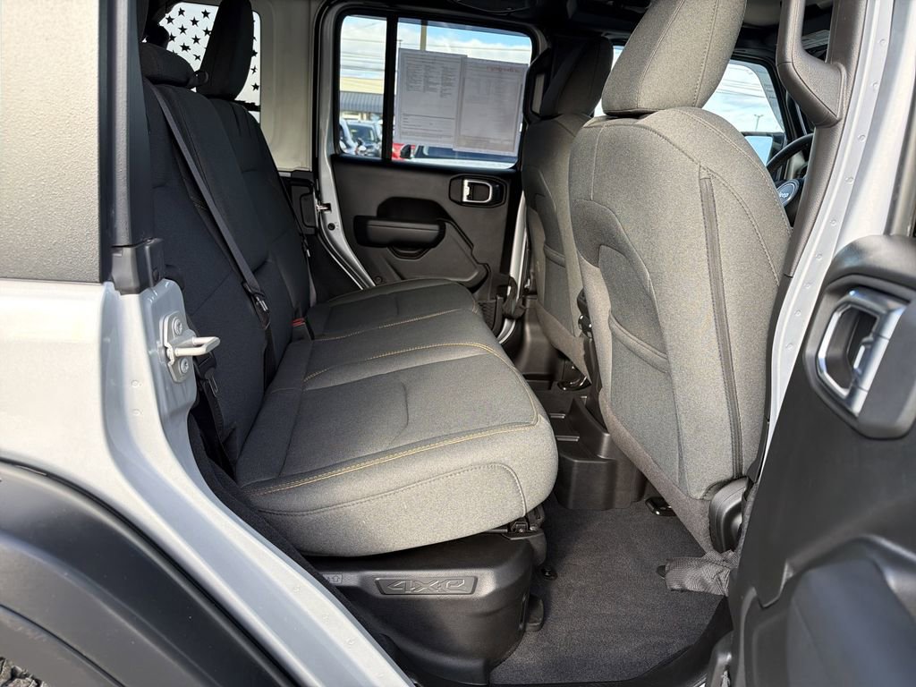 Used 2024 Jeep Wrangler Unlimited AWD/4WD image 18