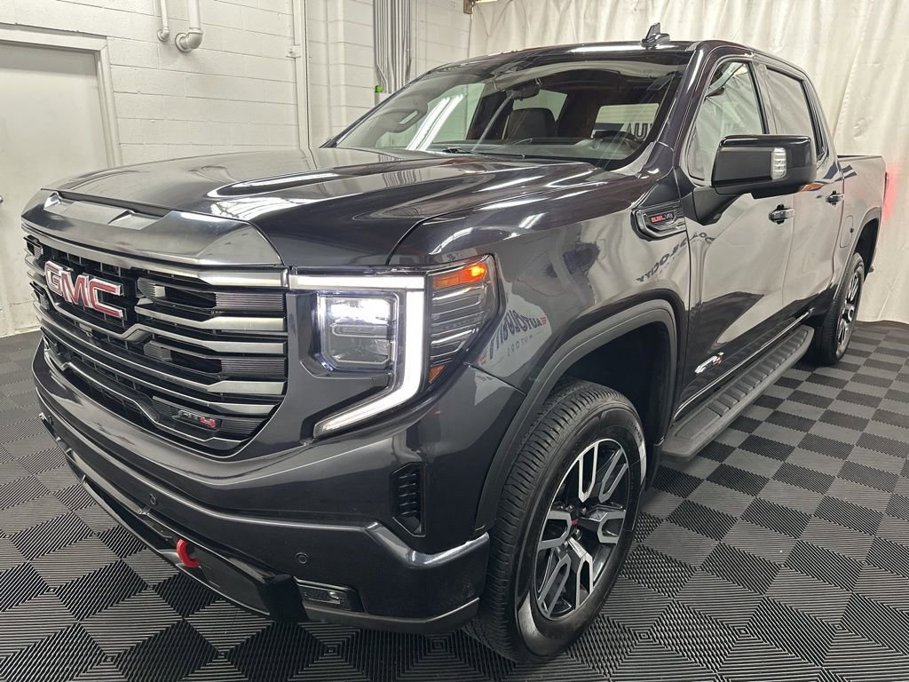 Used 2023 GMC Sierra 1500 AT4 w/ AT4 Premium Package AWD/4WD image 4