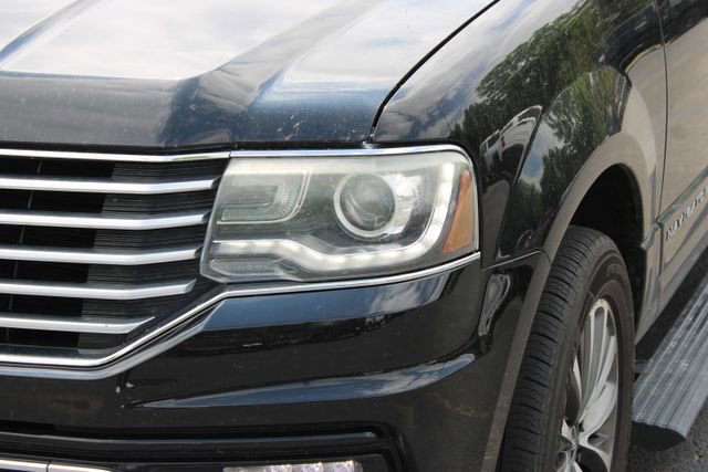 Used 2016 Lincoln Navigator L Select RWD image 14