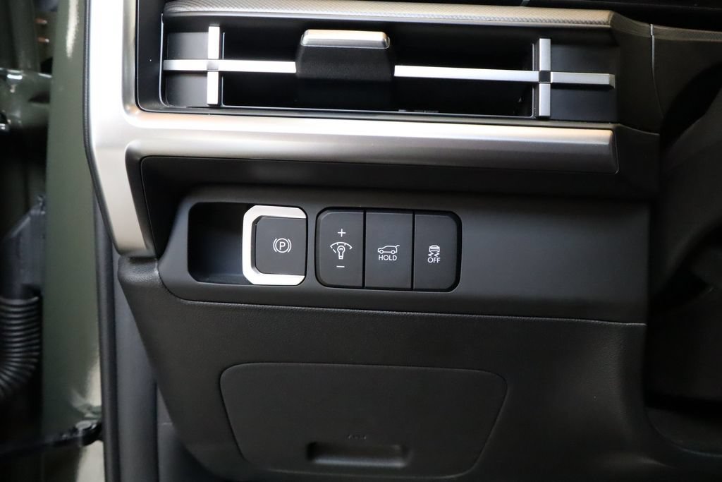Used 2025 Hyundai Santa Fe SEL FWD image 16