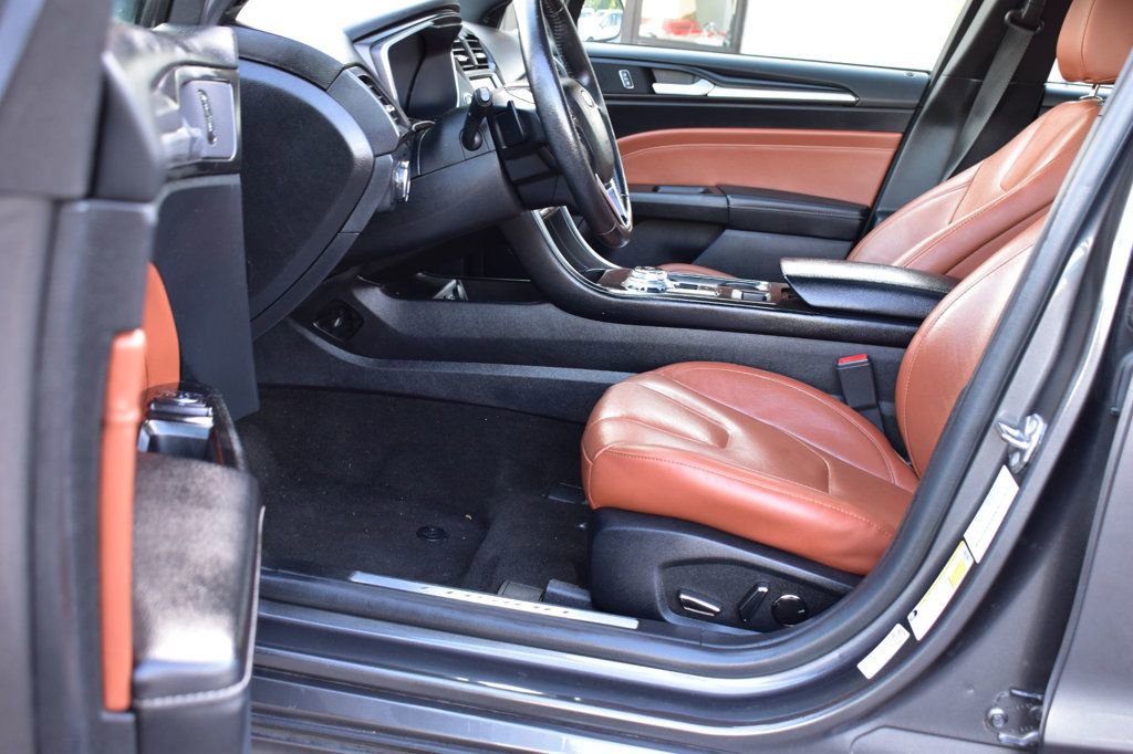 Used 2020 Ford Fusion Titanium image 16